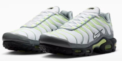 Boty NIKE Air Max Plus Cool Grey/Light Liquid Lime/Anthracite/Bílá Kultovní Air Max v barvách, které se neschovávají